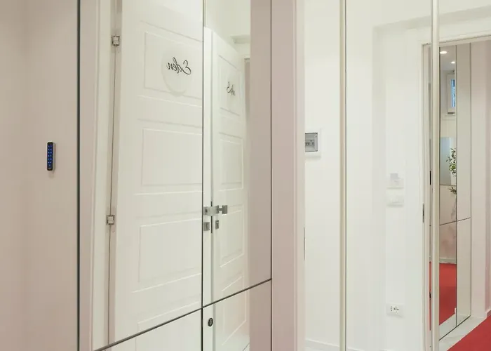 Reggio Charme Bed & Breakfast 4*